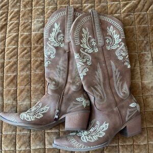 Embroidered Brown Cowboy Boots